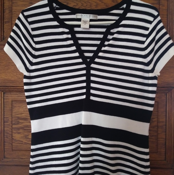 Geoffrey Beene medium top - Picture 1 of 1